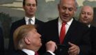 ترامب يستعرض مع نتنياهو "صفقة القرن" الإثنين