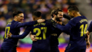 ريال مدريد يزيح برشلونة من صدارة الليجا بالفوز على بلد الوليد