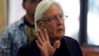 جريفيث يطالب اليمنيين بالالتزام بـ"ستوكهولم"