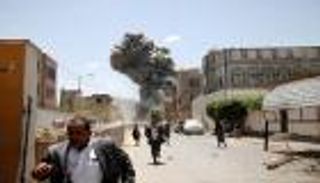 مقتل 3 مدنيين وإصابة 10 بقصف حوثي استهدف سوقا في تعز