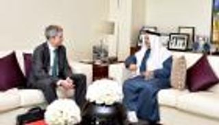 قرقاش ومبعوث ألمانيا لأفريقيا يبحثان تطور الأوضاع في ليبيا