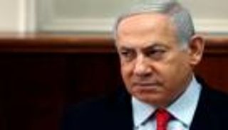 نتنياهو يقترب من قفص الاتهام بتهم الفساد بعد سحبه طلب الحصانة