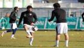 لاعب الزمالك يفتح النار على مدرب أهلي جدة