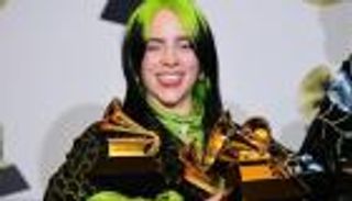 المراهقة بيلي إيليش.. فوز تاريخي في حفلات جرامي