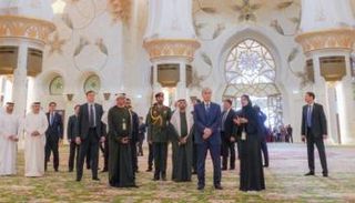 رئيس كازاخستان يزور جامع الشيخ زايد الكبير