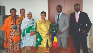 وفد تشاد بعد توقيعه معاهدة الطب القاري