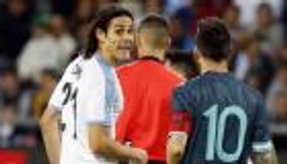 ميسي يغلق باب برشلونة أمام كافاني