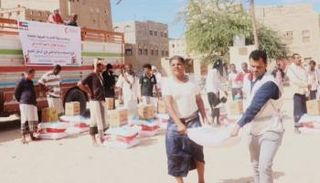 استفاد من المساعدات (2700) فرد من الأسر الفقيرة والمحتاجة في حضرموت