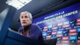 سيتين يجري تغييرات على تشكيلة برشلونة أمام ليجانيس