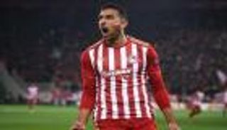 أولمبياكوس ينهي الجدل حول المصري كوكا ويستعيره من براجا