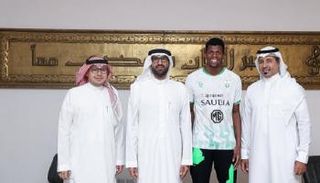 الحارس مع إدارة الأهلي