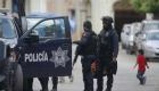 العثور على 292 مهاجرا مكدسين بشاحنتين في المكسيك 