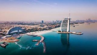الإمارات تتصدر جوائز السفر
