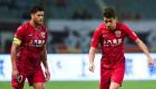 كورونا يدفع نجوم الدوري الصيني للعودة إلى أوروبا