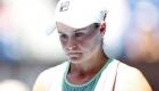 رضيعة تخفف أحزان صاحبة الأرض بعد الخسارة في بطولة أستراليا