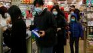 الصين تعيد مواطني "بؤرة كورونا" بالخارج إلى ديارهم