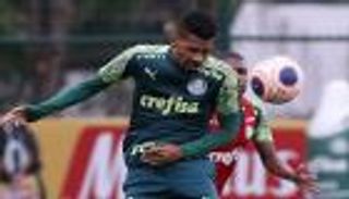 برشلونة يواصل مناطحة الريال بخطف لاعب برازيلي جديد