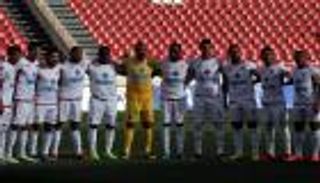 الدوري المغربي.. الرجاء يتمسك بالصدارة والوداد يقترب برباعية
