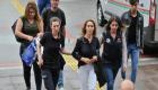 سُجنت عامين دون دليل.. قضاء أردوغان يطلق سراح مغنية ألمانية 