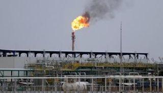  حقل الزبير النفطي قرب البصرة بالعراق - رويترز 