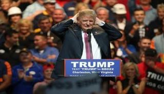 ترامب يصم آذانه عن انتقادات وقف استقبال اللاجئين - أرشيفية