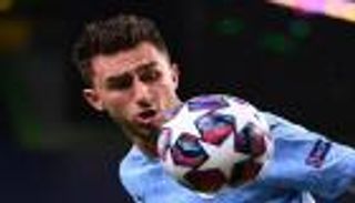 استجابة فورية.. مشجع يطالب بتغيير اسم لاعب مانشستر سيتي