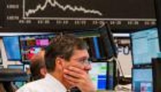 إصابة ترامب تحول أسهم أوروبا إلى بقعة حمراء.. هبوط جماعي