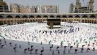 السعودية تصدر 108 آلاف تصريح للعمرة خلال أسبوع