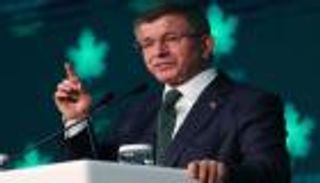 داود أوغلو لأردوغان: لقد أصبحتم عبئا على تركيا