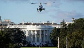 طائرة مروحية تقل ترامب إلى مركز والتر ريد الطبي 