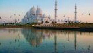 إعادة فتح جامع الشيخ زايد الكبير بأبوظبي والفجيرة أمام الزوار بالإمارات