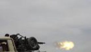 130 قتيلا وجريحا.. هزائم فادحة للحوثي باليمن