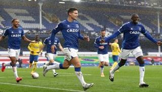 جيمس رودريجيز مع إيفرتون