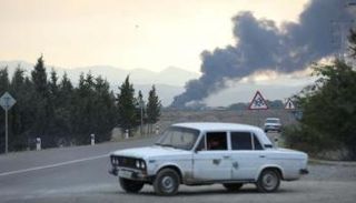 آثار قذيفة هاون سقطت داخل الأراضي الإيرانية