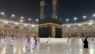 المسجد الحرام يستقبل أول دفعة من المعتمرين