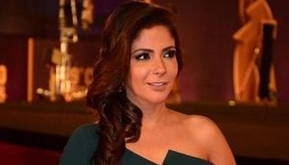 الفنانة منى زكي