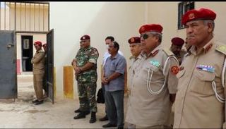 المدعي العسكري العام خلال حديثه مع المفرج عنهم