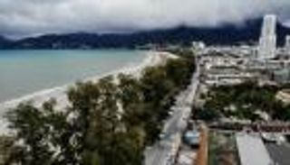 السياحة في تايلاند تتسلح بالحجر "الذهبي".. هل تنجح التجربة؟