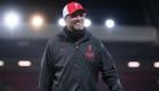 "دخلنا التاريخ بالخطأ".. كلوب يسخر من ليفربول عقب سباعية أستون فيلا