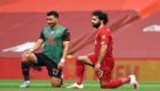 أستون فيلا ضد ليفربول.. ماذا قال تريزيجيه لمحمد صلاح بعد السباعية؟