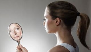 أسباب شيخوخة الجلد المبكرة