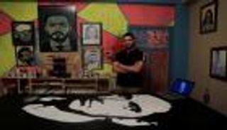 صور.. لوحات المشاهير بالملح.. إبداع فنان مصري