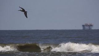  الإعصار دلتا يتحرك صوب خليج المكسيك