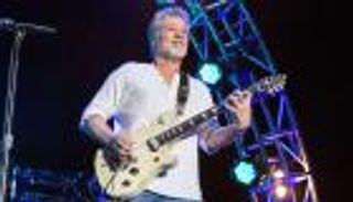 السرطان ينهي حياة أسطورة الجيتار إيدي فان هيلين