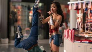 لقطة من فيلم "وندر وومان 1984"