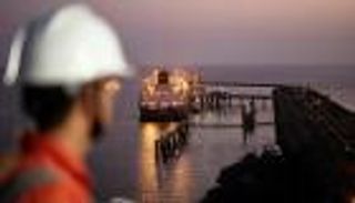 أسعار النفط اليوم.. البرميل صوب قمة جديدة بفعل إعصار دلتا