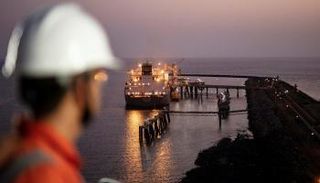 منصة نفط عائمة