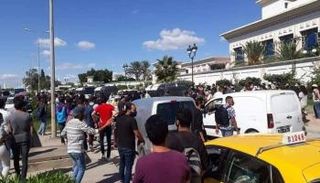 وقفة احتجاجية أمام البرلمان منددة بمشروع القانون