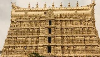 معبد "بادمانابهاسوامي" في الهند