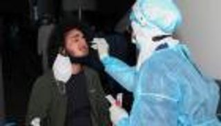 إغلاق وحظر تجوال ليلي في عمان لاحتواء كورونا